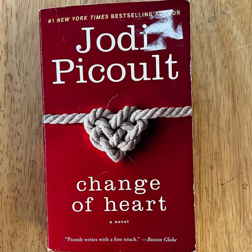 Jodi Picoult’s Change of Heart Paperback